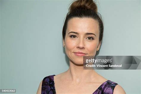 linda cardellini boobs|415 Linda Cardellini 2016 Stock Photos & High.